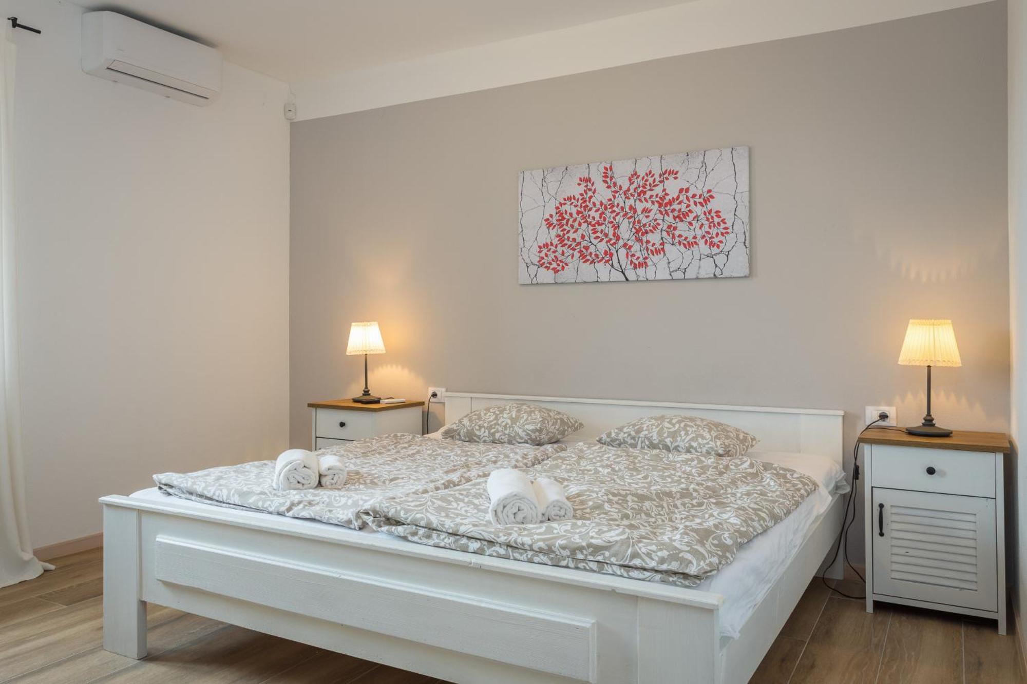 Villa Cirka In Central Istria For 14 Persons With Pool Heating & Pool Table Svetvinčenat Extérieur photo