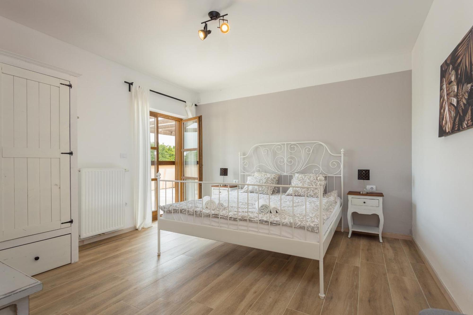 Villa Cirka In Central Istria For 14 Persons With Pool Heating & Pool Table Svetvinčenat Extérieur photo
