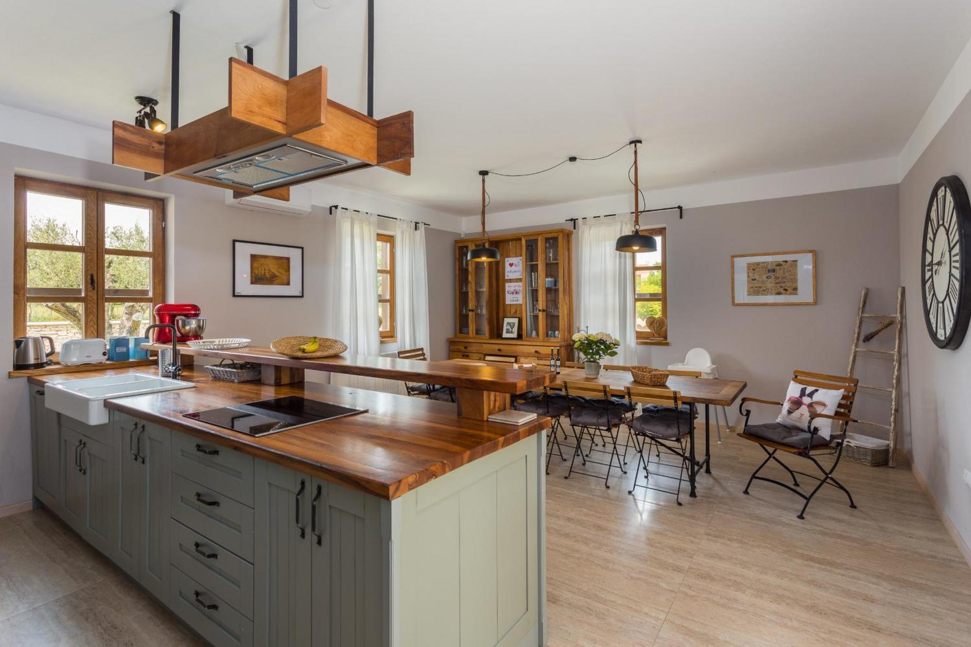 Villa Cirka In Central Istria For 14 Persons With Pool Heating & Pool Table Svetvinčenat Extérieur photo