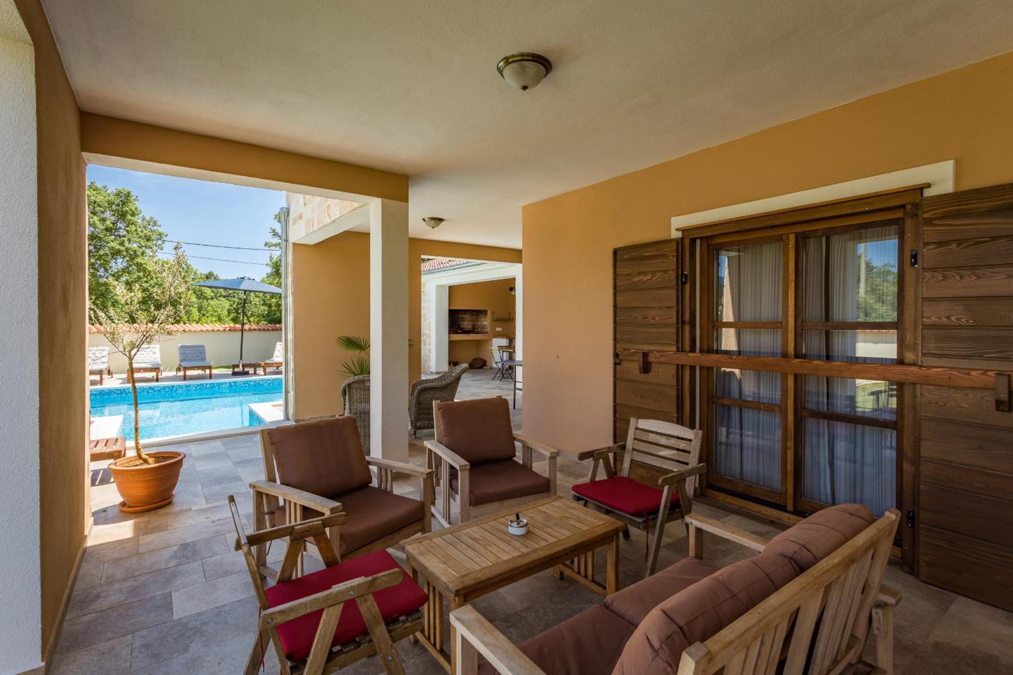 Villa Cirka In Central Istria For 14 Persons With Pool Heating & Pool Table Svetvinčenat Extérieur photo