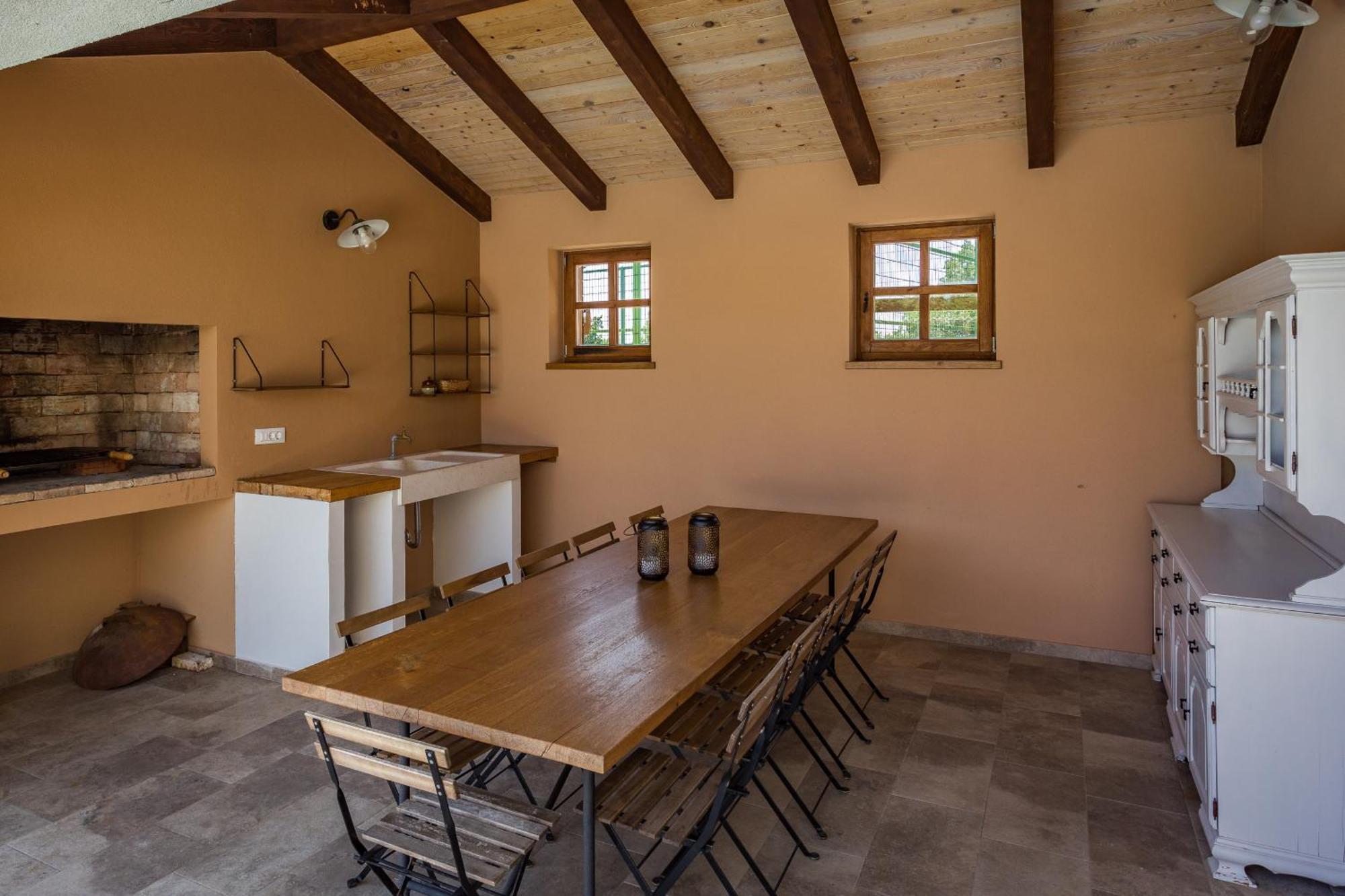 Villa Cirka In Central Istria For 14 Persons With Pool Heating & Pool Table Svetvinčenat Extérieur photo
