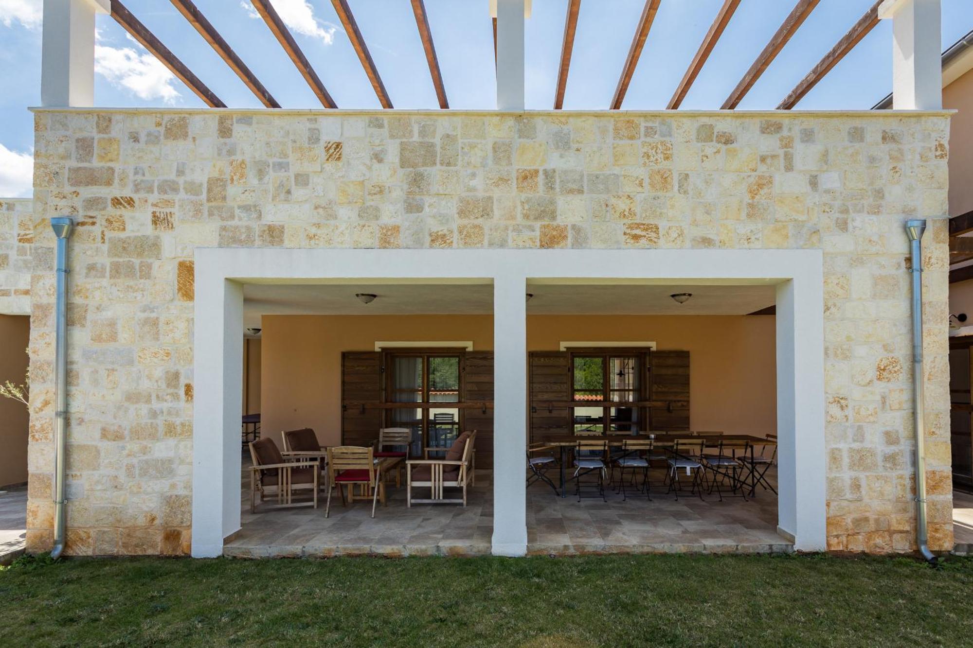 Villa Cirka In Central Istria For 14 Persons With Pool Heating & Pool Table Svetvinčenat Extérieur photo