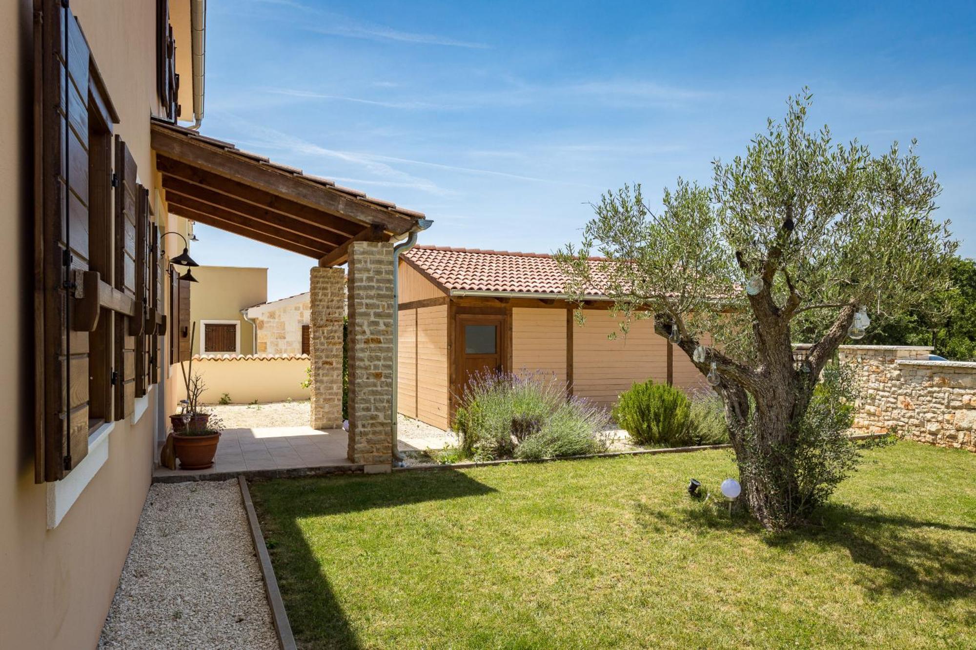Villa Cirka In Central Istria For 14 Persons With Pool Heating & Pool Table Svetvinčenat Extérieur photo